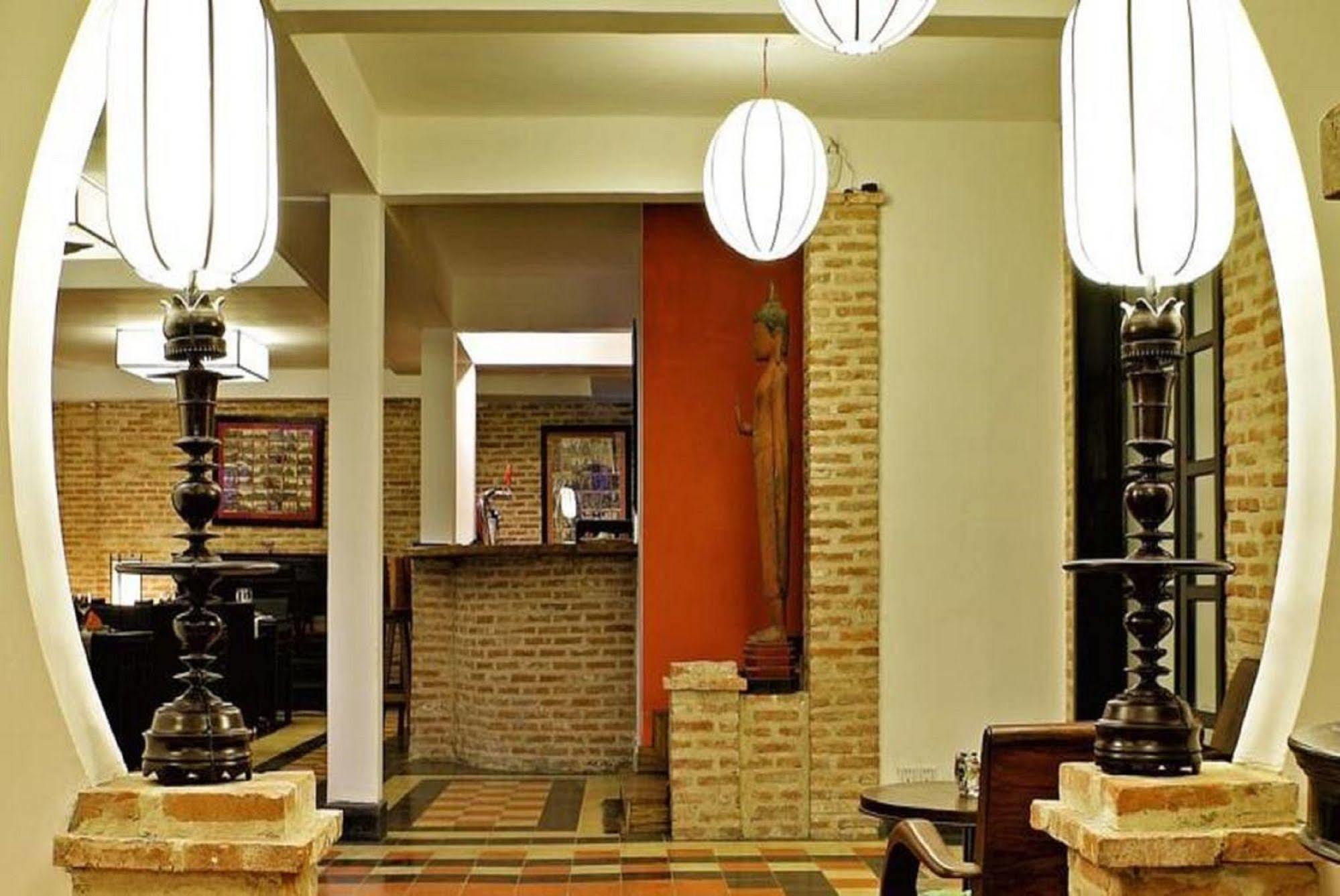 Villa Silk Road Hotel Phnom Penh Exterior foto